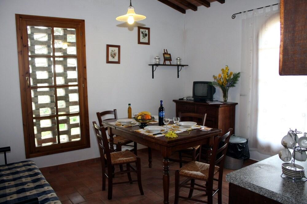 Agriturismo Le Docce Кастельфьорентино Экстерьер фото