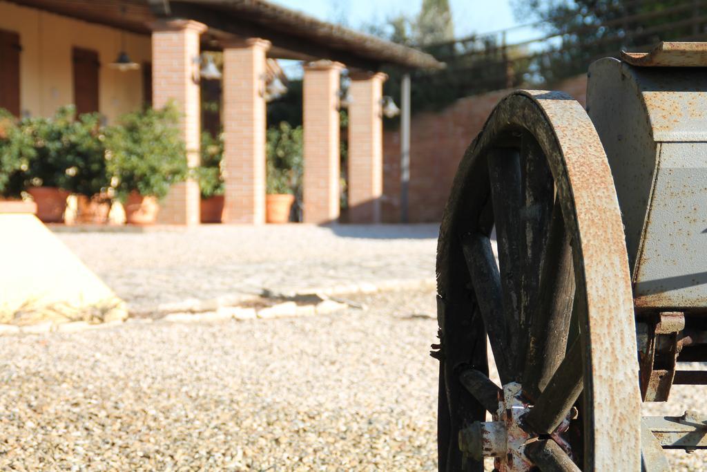 Agriturismo Le Docce Кастельфьорентино Экстерьер фото