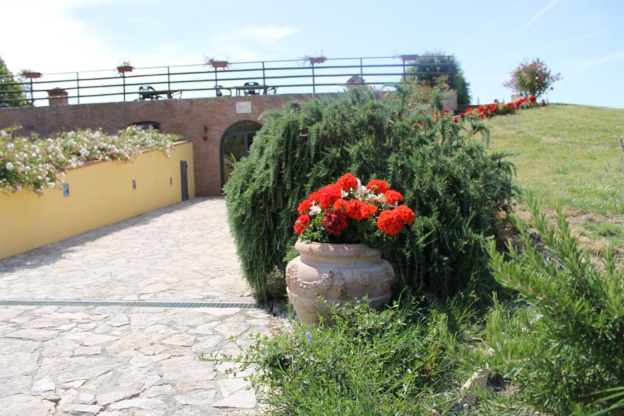 Agriturismo Le Docce Кастельфьорентино Экстерьер фото